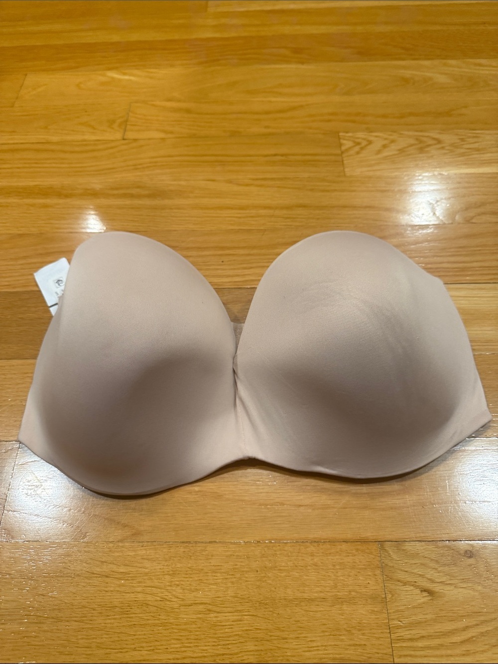 NWT Maidenform beige bra size 38 DDD.
